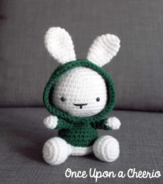 Hoodie Bunny Amigurumi FREE Crochet Pattern
