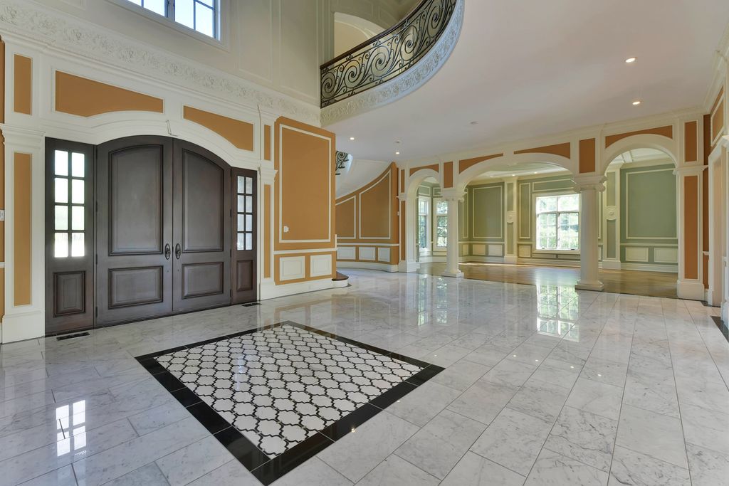 Mary J. Blige's 18,000 Square Foot Mansion In Saddle River, NJ THE