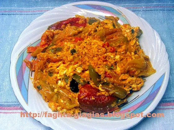 Καγιανάς (στραπατσάδα) με πιπεριές κοκκινιστές και φέτα - Τα φαγητά της γιαγιάς