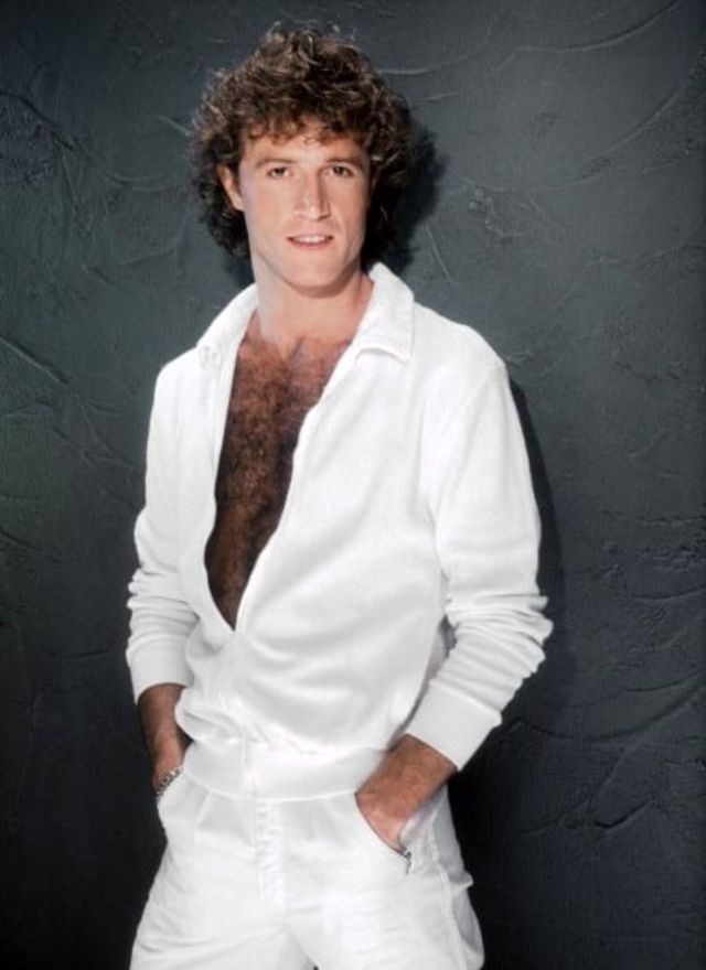 44 Amazing Color Photos of Andy Gibb in the 1970s and 1980s Vintage Everyday