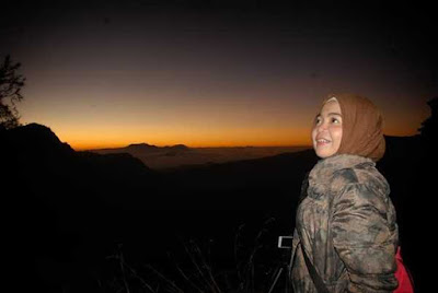 Lokasi Wisata Bromo Yang Wajib di Kunjungi menikmati sunrise di penanjakan bromo pagi hari