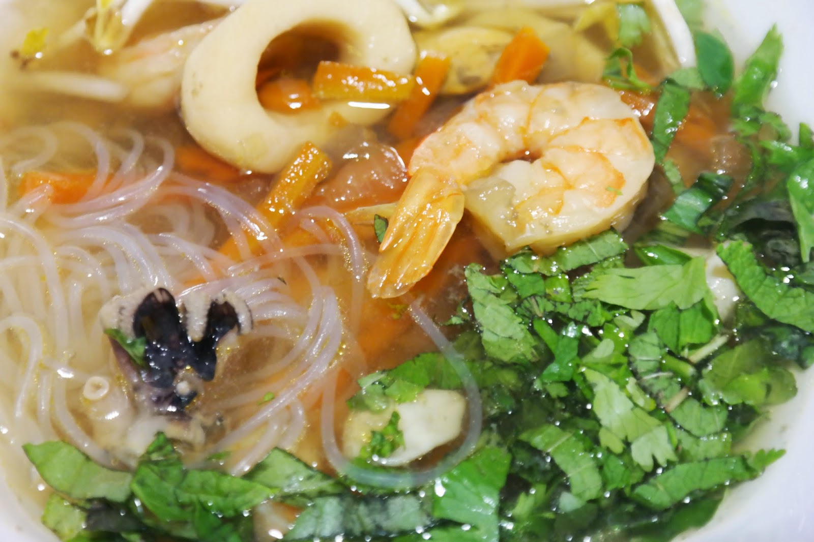 фо бо с морепродуктами. чон том. фо с морепродуктами. бун хай шан суп. лапша фо с морепродуктами.