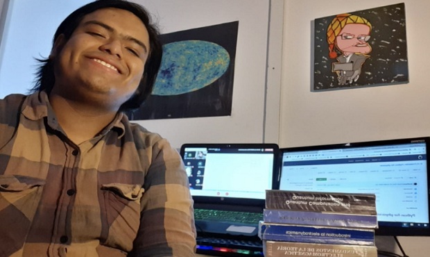 Estudiante de San Marcos dicta clases gratuitas de física computacional a jóvenes