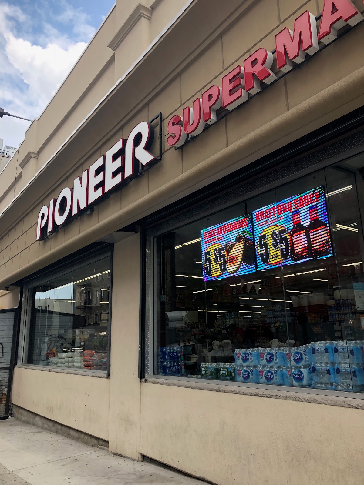 TOUR Pioneer Supermarket Fordham Heights North