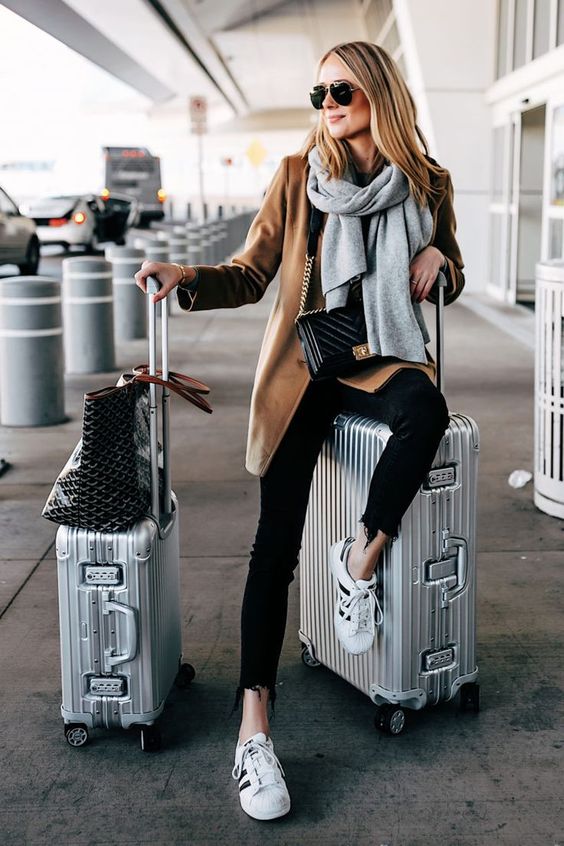 goyard tote street style