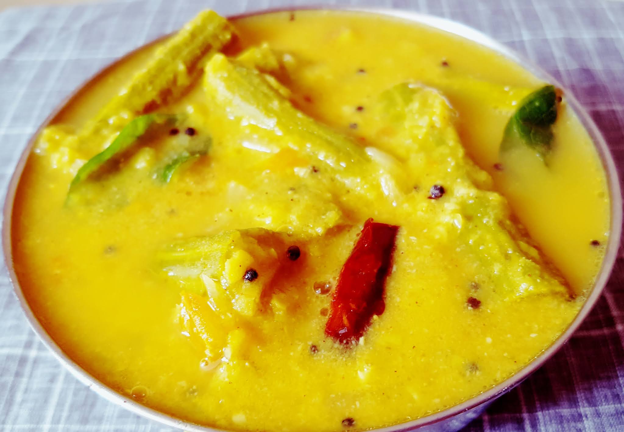 Parippu Muringakka Curry/ Dal Drumstick Curry/ Sahjan Dal Curry