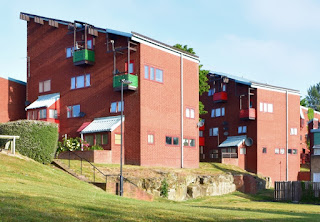 Housing blocks in amongst green spaces