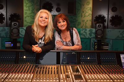 All About Luv Past Present Future And More Juillet 2018