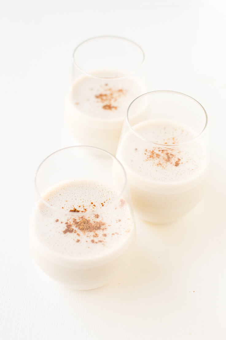 Vegan Eggnog Step by Step | Eggnog is a typical North American drink and is very sweet and creamy. It is characteristic of Christmas, and it is delicious. Vegan Eggnog Step by Step | Eggnog is a typical North American drink and is very sweet and creamy. It is characteristic of Christmas, and it is delicious.