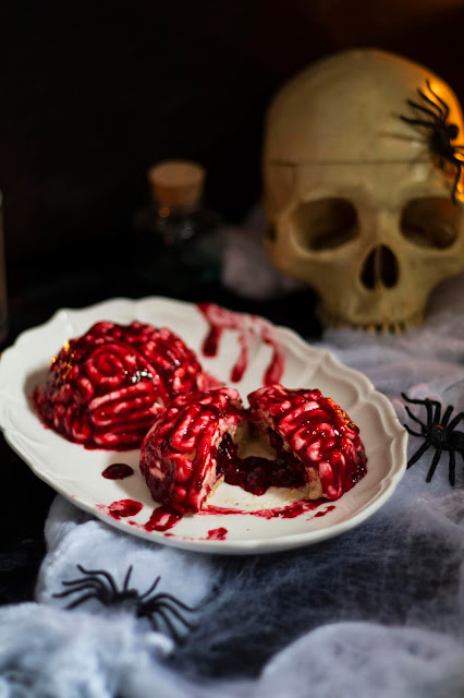 Recette de cerveaux d'Halloween au chocolat blanc et coeur coulant framboise