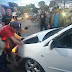 Conductor de vehículo se volcó frente a Colegio en Estelí.