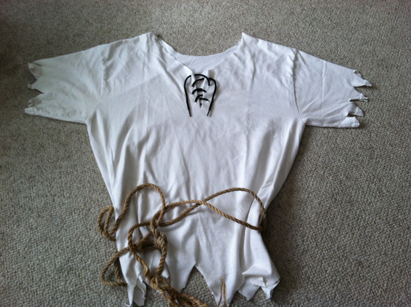 Call It What You �Quill� LAST MINUTE HALLOWEEN HELPFULS