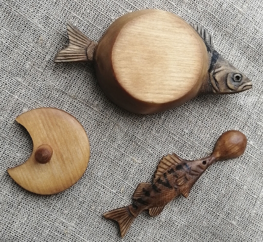 солонка из дерева в подарок рыбаку