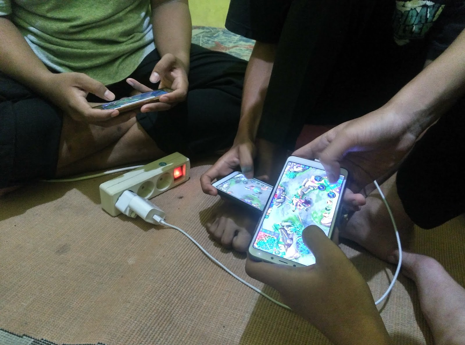 PENELITIAN KELOMPOK SOSIAL MOBILE LEGENDS