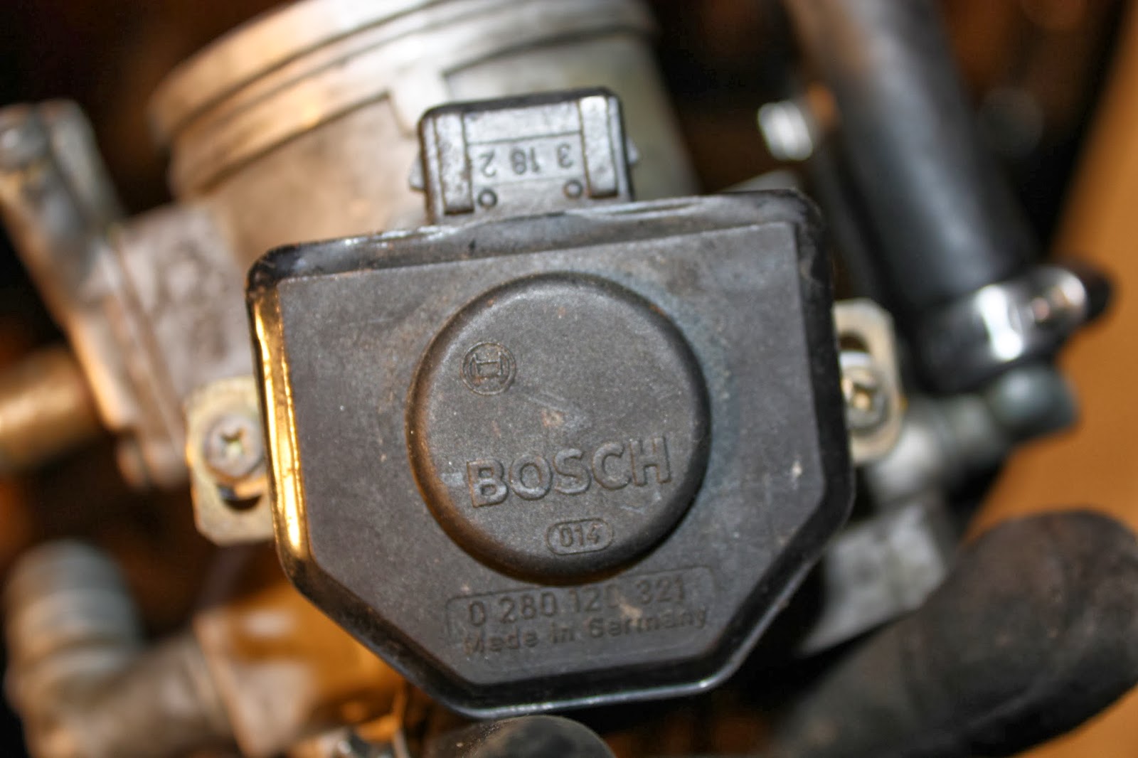 KrEvCon BMW Parts E30 325i Throttle Body