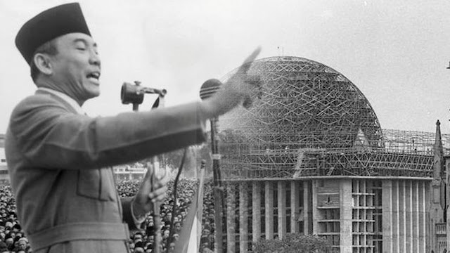 Bung Karno: Tak Ada Pemimpin yang Lebih Besar dari Muhammad Bung Karno: Tak Ada Pemimpin yang Lebih Besar dari Muhammad