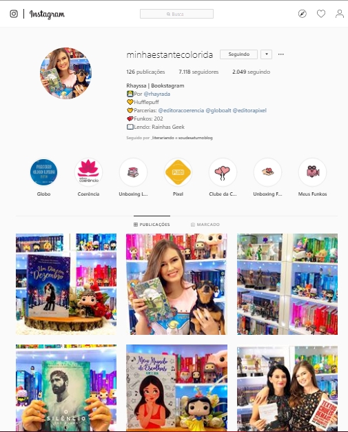 Minha estante colorida Minha estante colorida