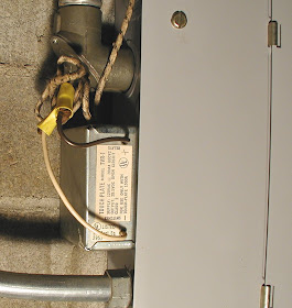 Wally&Sue: Touch-Plate wiring system