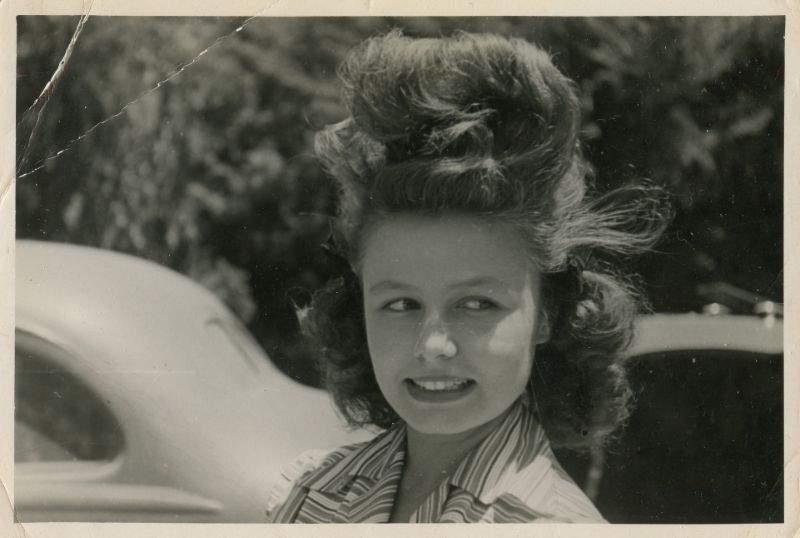 Ladies Hairstyles in the 1940s  eHow  Vintage hairstyles 1940s  hairstyles Retro hairstyles
