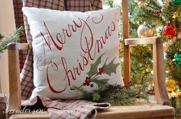 How to Paint a Pillow for Christmas decorating | www.andersonangrant.com #Christmas #DIY
