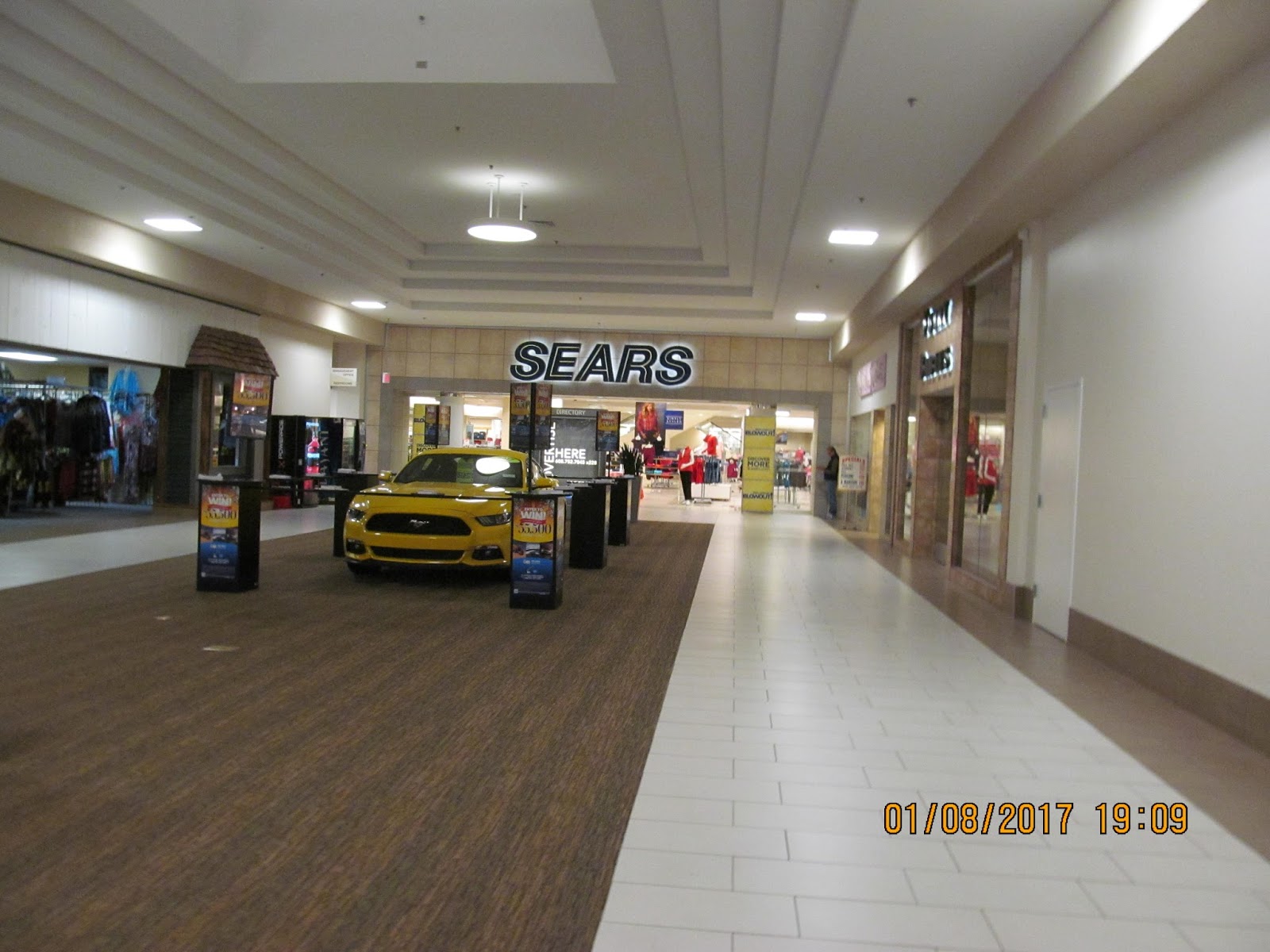 Trip to the Mall Janesville Mall Update 1/17.