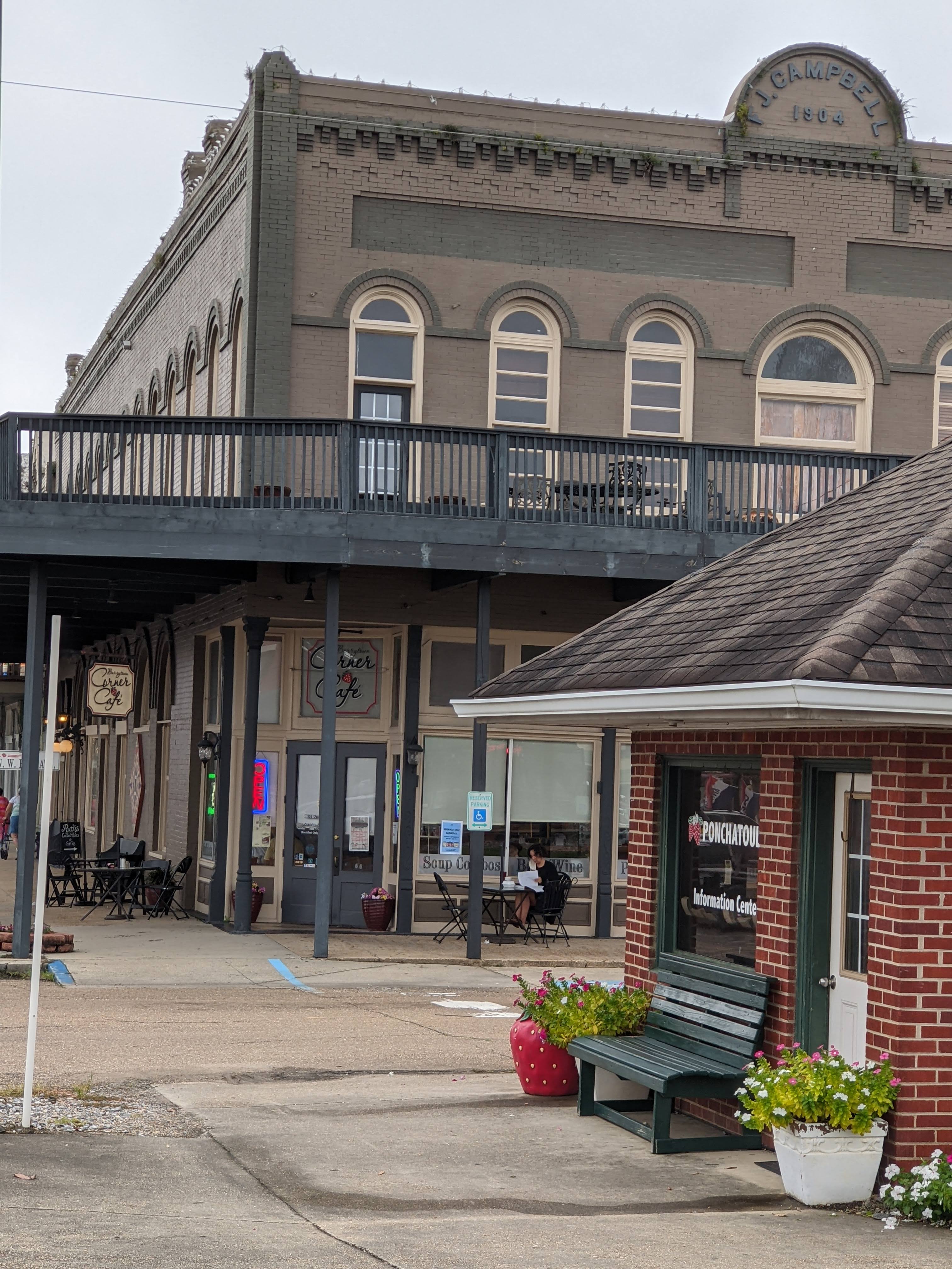 Traveling with the Longdogs 20200925 Pink FlaminGoes Visit