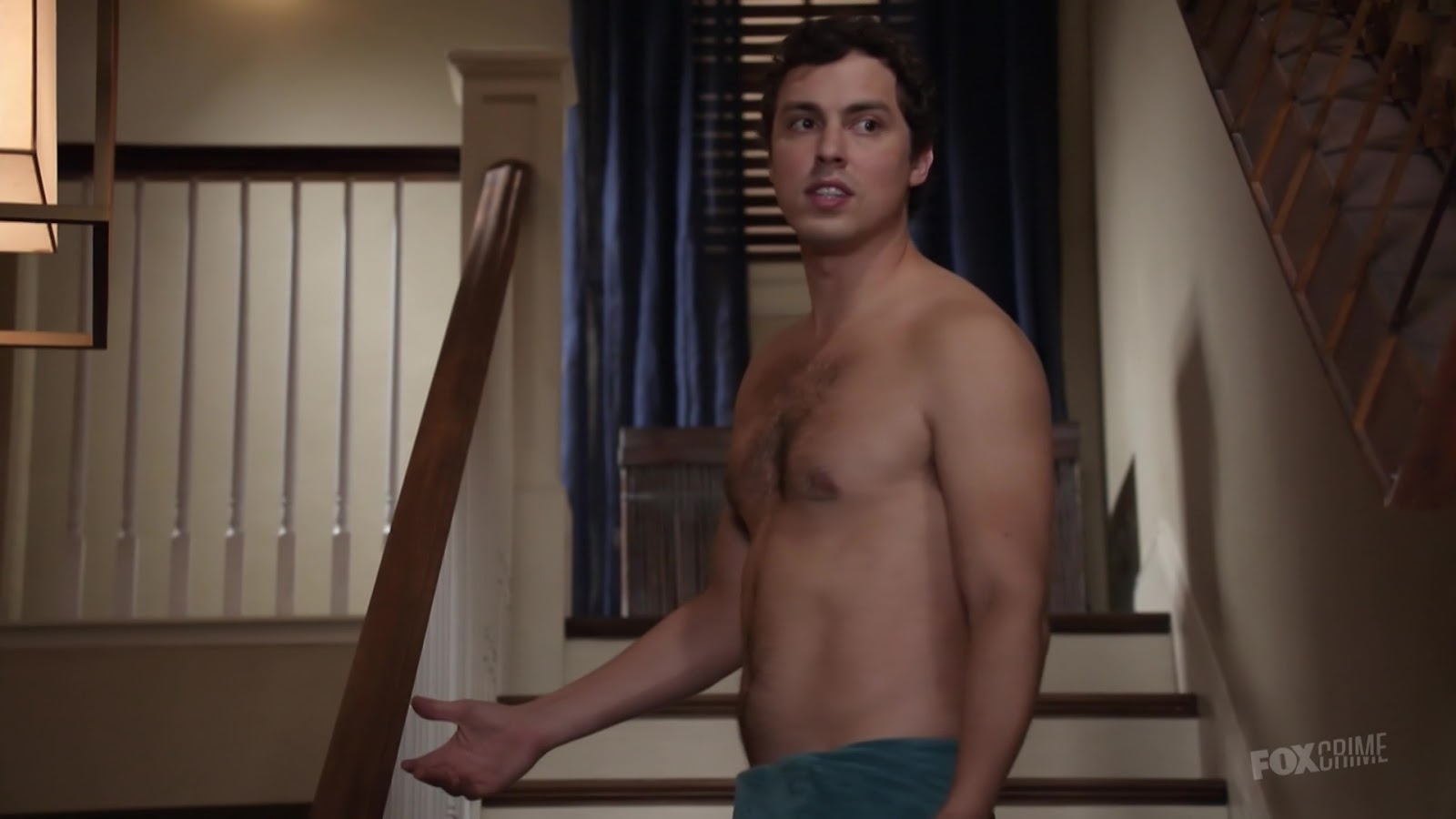 John Francis Daley shirtless in Bones 8-05 "The Method in the Madness&...