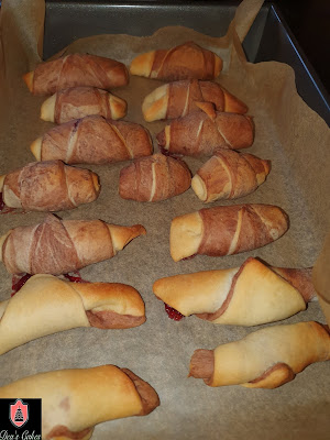 Cornulete in 2 culori- Mini croissants in 2 colours