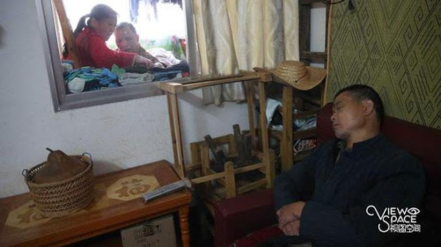 Tidak Ada Pertengkaran Meskipun Wanita Ini Tinggal Serumah Dengan Suami dan Mantannya Tidak Ada Pertengkaran Meskipun Wanita Ini Tinggal Serumah Dengan Suami dan Mantannya