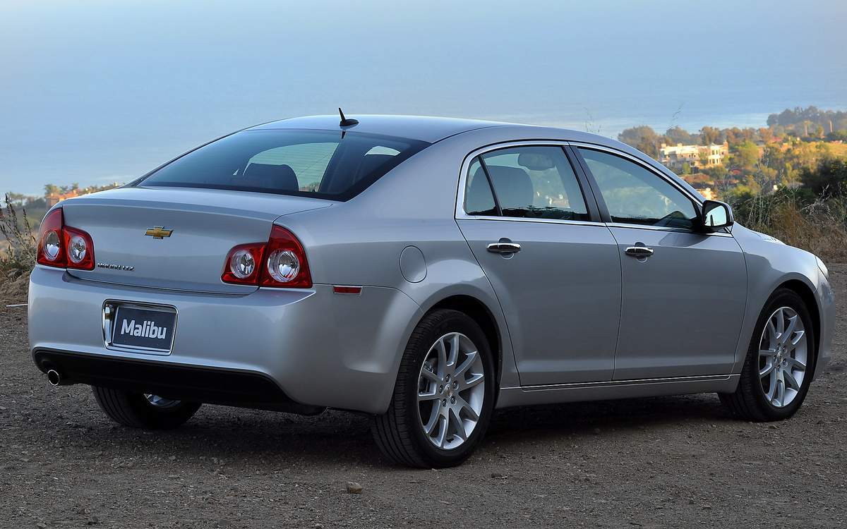 Chevrolet Malibu é chamado para recall: falha na luz de freio