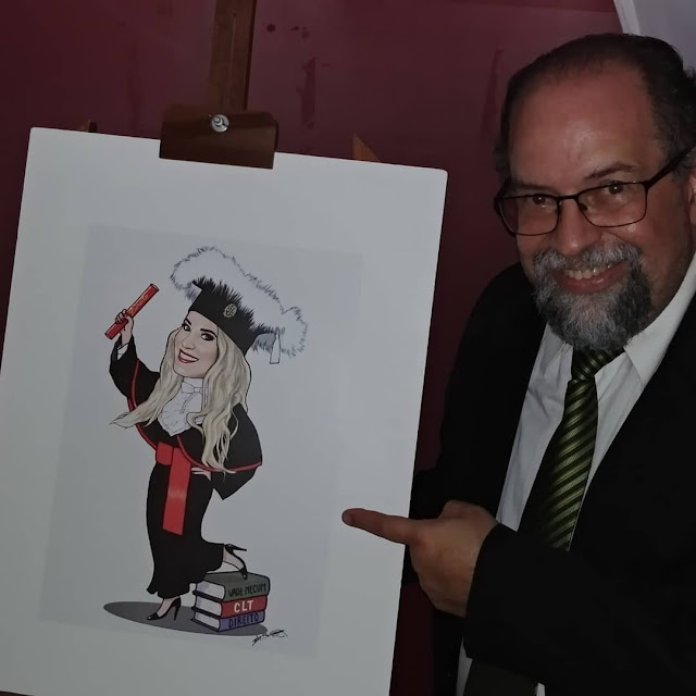 Quadro presença personalizado com a caricatura da formanda