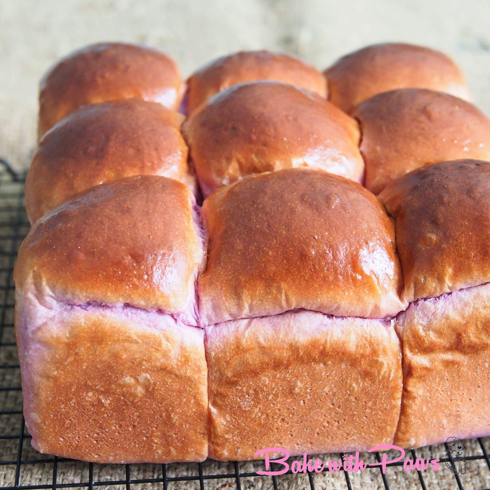 Purple Sweet Potato Buns BAKE WITH PAWS