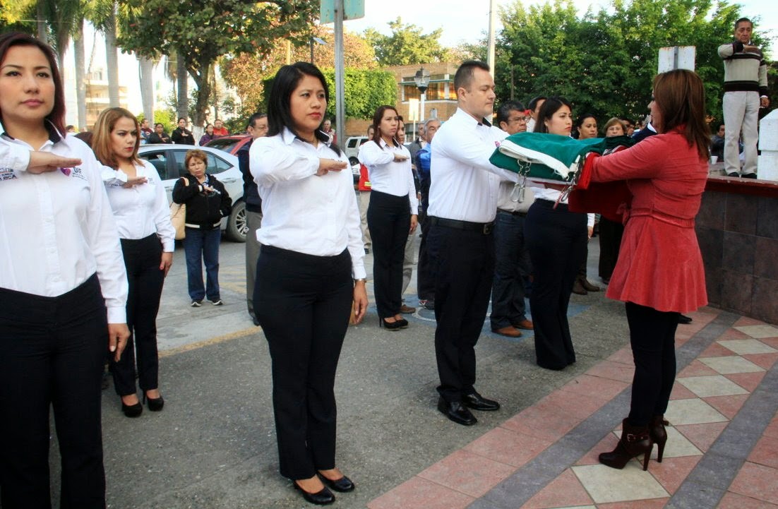 POZA RICA: DIF TRABAJO Y ENTREGA QUE SON DE CORAZÓN