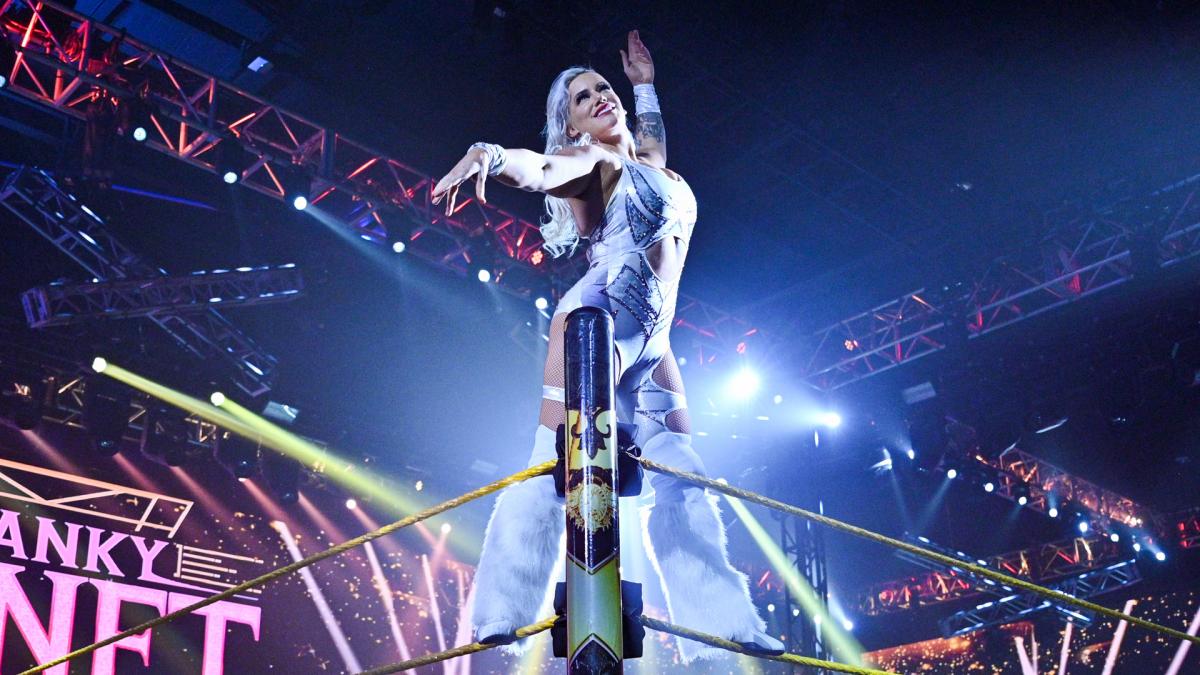 Taya Valkyrie entra em polêmica após afirmar que a WWE será vendida em breve