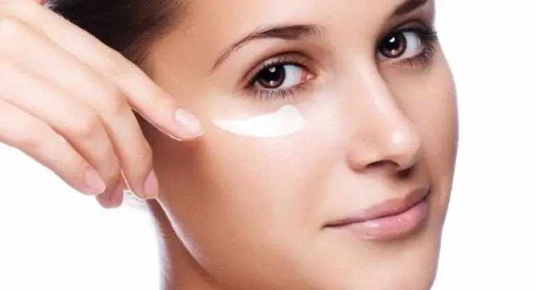 For an under eye cream with natural ingredients ... here's how