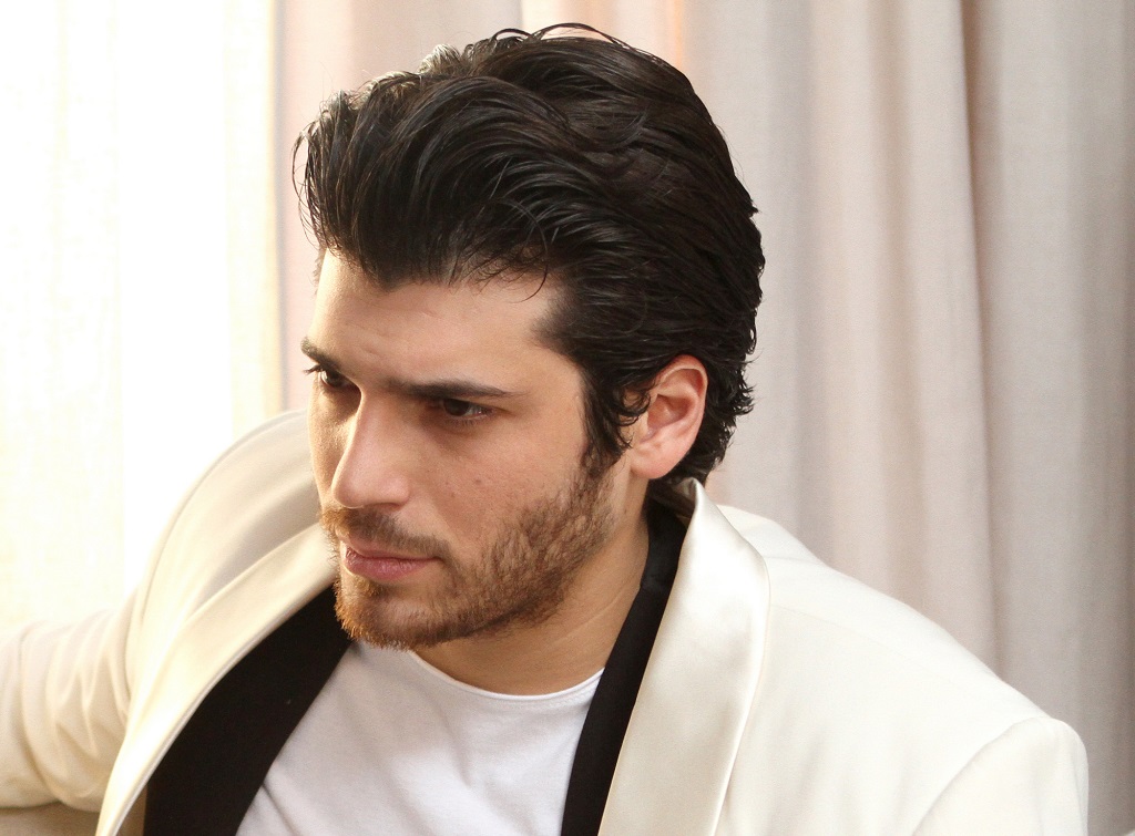 Can Yaman, tutti gli hair style dell'attore turco!