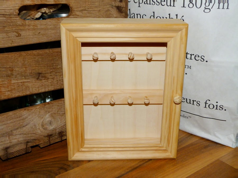 armario-llaves-madera-decapado