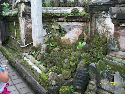 Bali-Balinese-Stone-Carvings