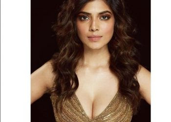 Malavika mohanan IMAGES, GIF, ANIMATED GIF, WALLPAPER, STICKER FOR WHATSAPP & FACEBOOK