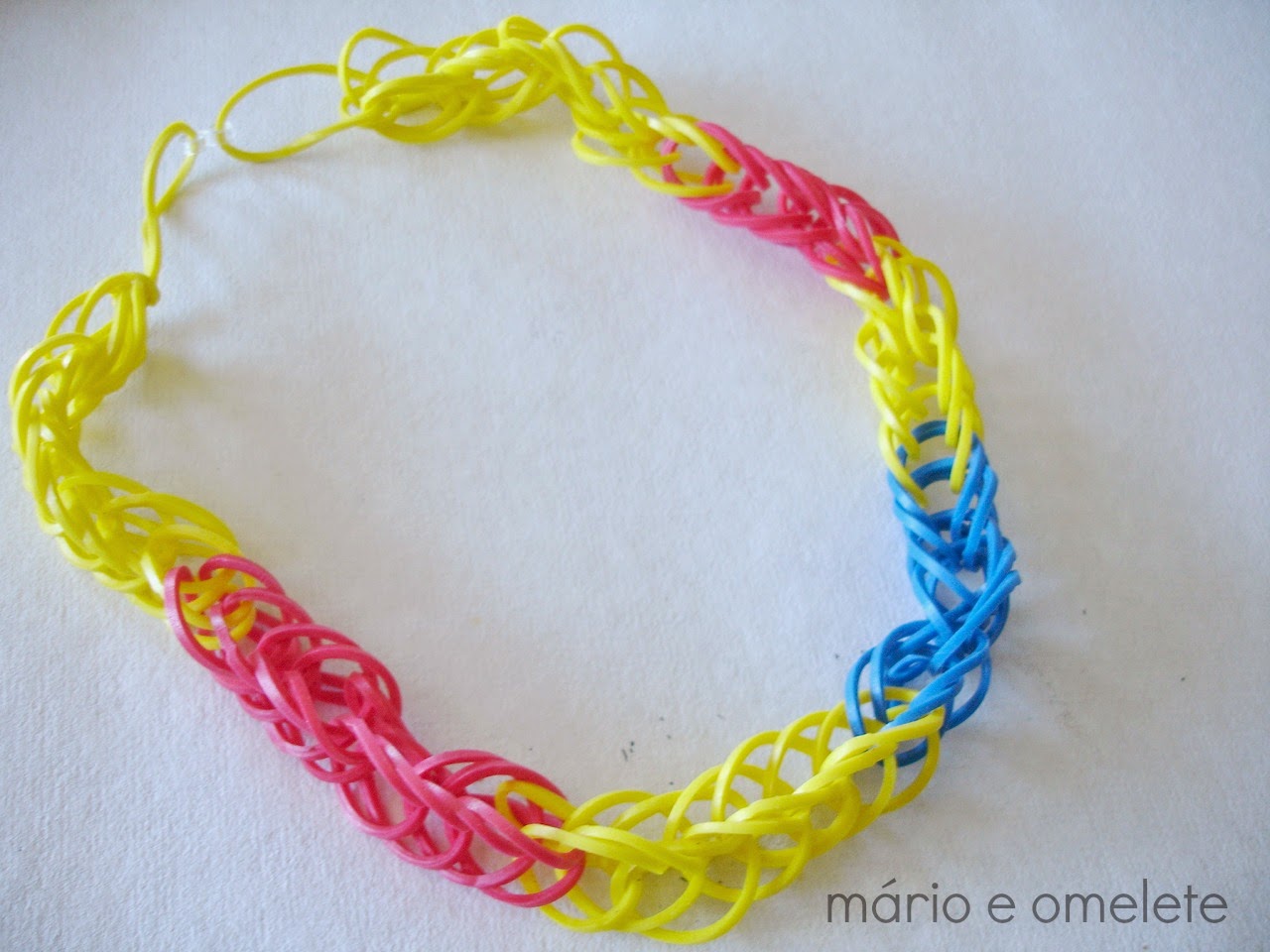 Mário e Omelete Maxi rubber band necklace Colar com elásticos