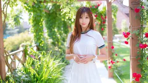 Three Outdoor Sets With Lovely Lee Yoo Eun