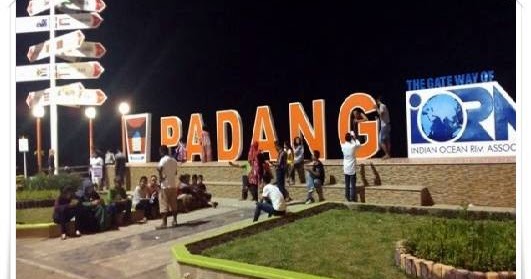 Perayaan Tahun Baru Di Kota Padang Puncak Langkisau