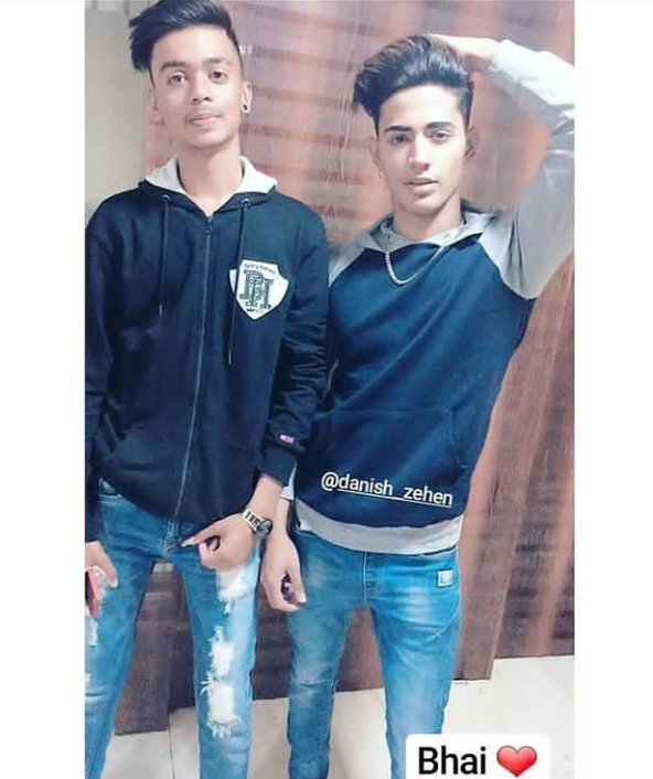 Danish Zehen Photos, Images, Pictures, Pics and HD