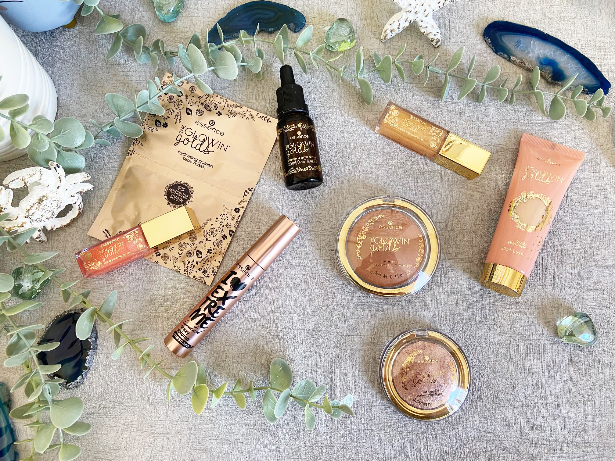 Kathryn's Loves: The Essence The Glowin' Golds Collection Review