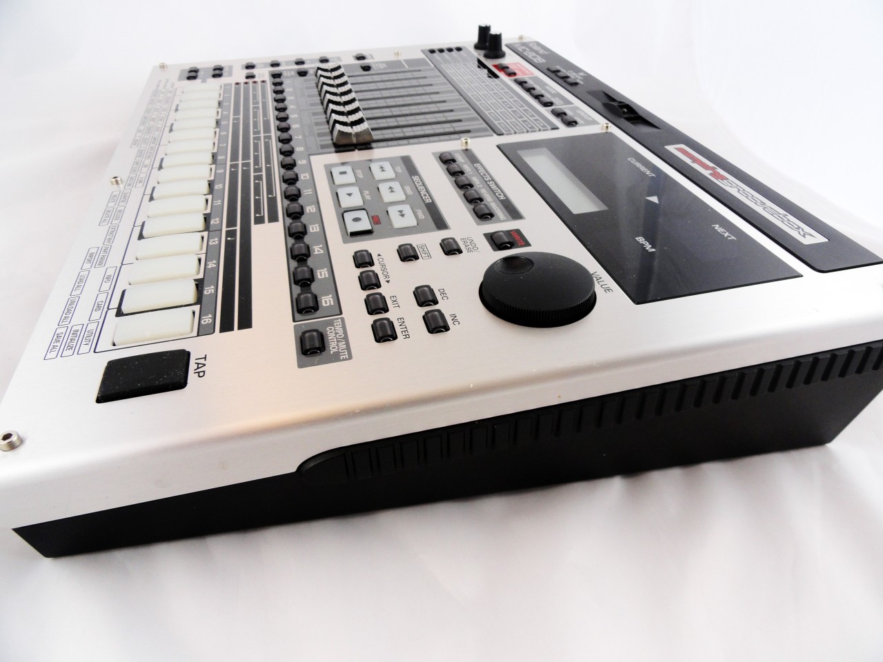 MATRIXSYNTH Roland MC808 Sampling Groovebox Synth Sequencer