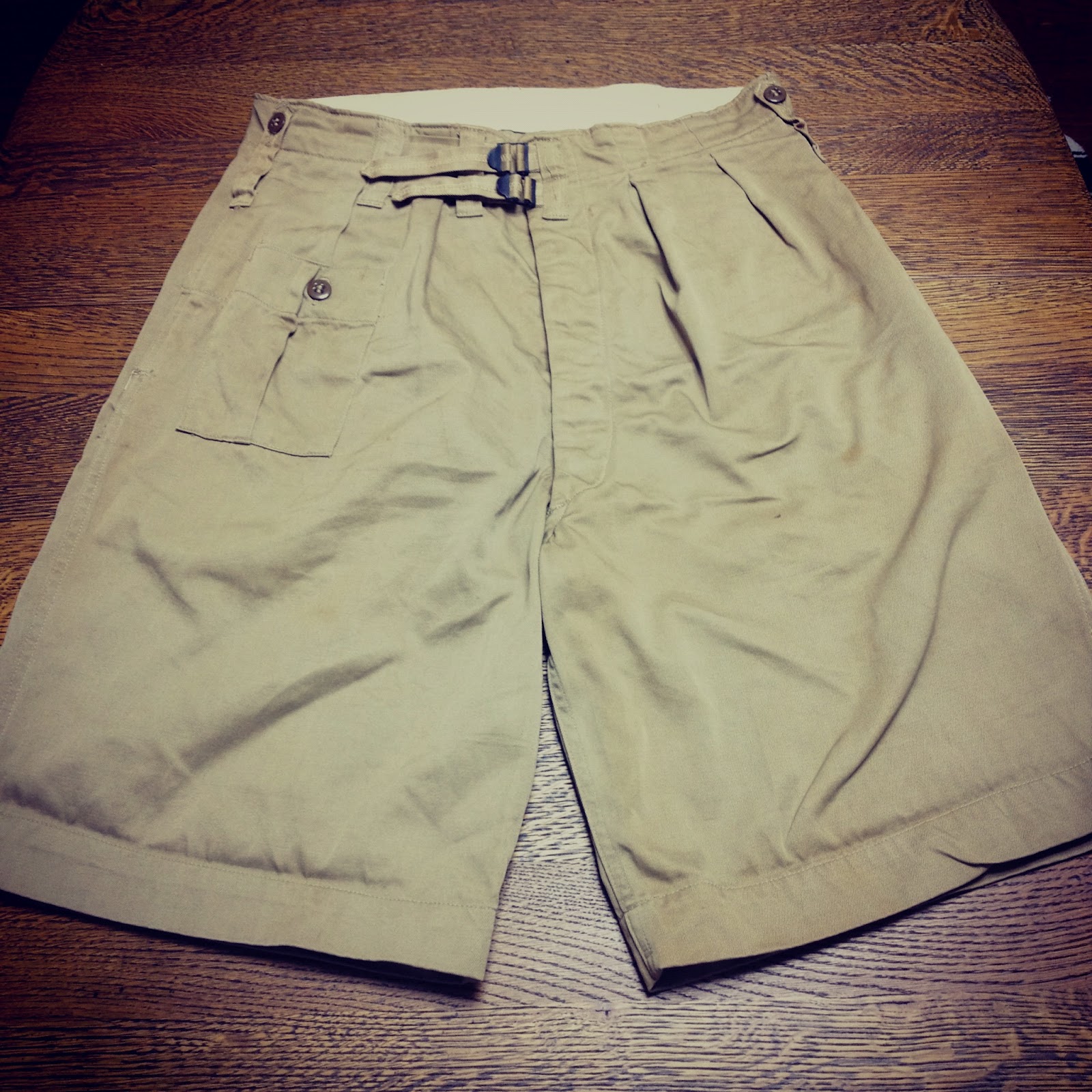no room 501: 40's British Military Shorts deadstock→one wash