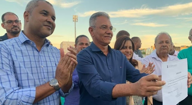 Prefeito de Simões Filho reduz o próprio salário em 25% e de secretários