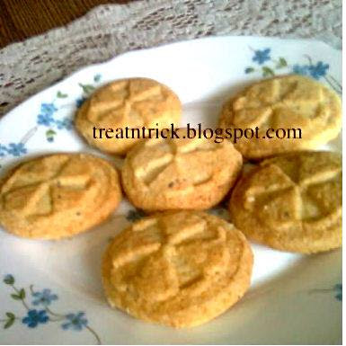 Coconut Cookies Recipe @ treatntrick.blogspot.com