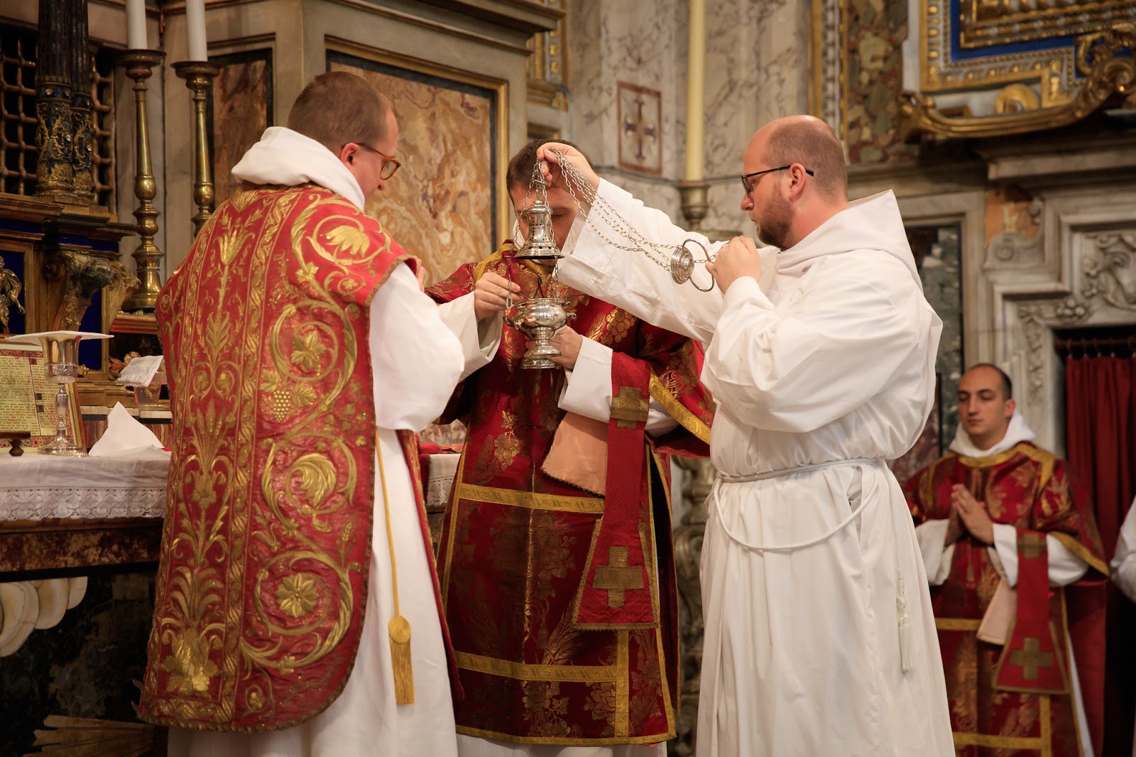 New Liturgical Movement Pictures of Solemn Masses at the Angelicum in Rome