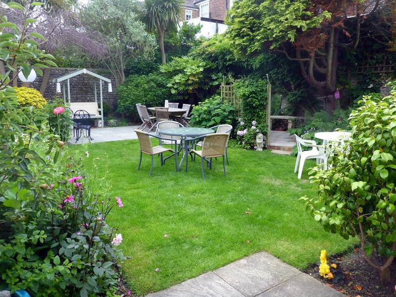 Los jardines traseros de Ambrose Place en Worthing